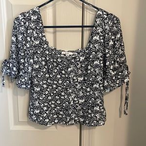Francesca’s button up short sleeve shirt